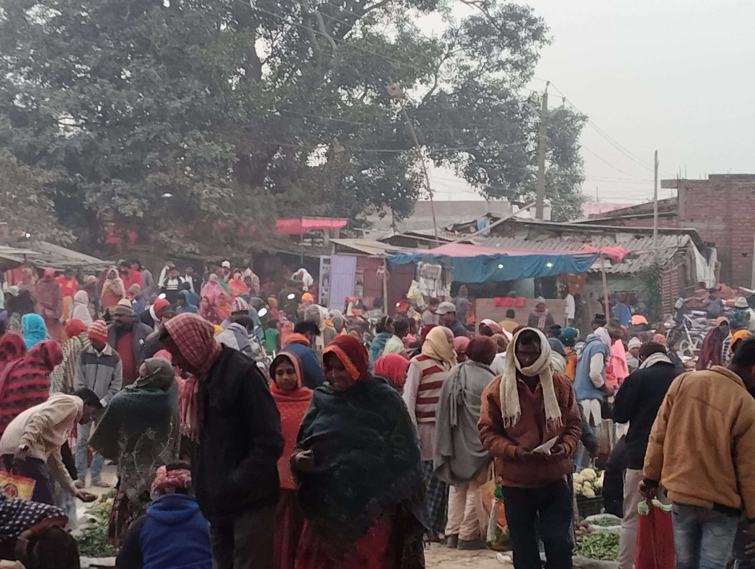 Samstipur : भोलेनाथ के दर्शन के बाद बाजार में उमड़ा जनसैलाब