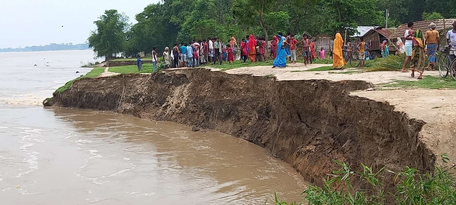 गंगा व महानंदा नदी के कटाव पर नहीं लगी रोक