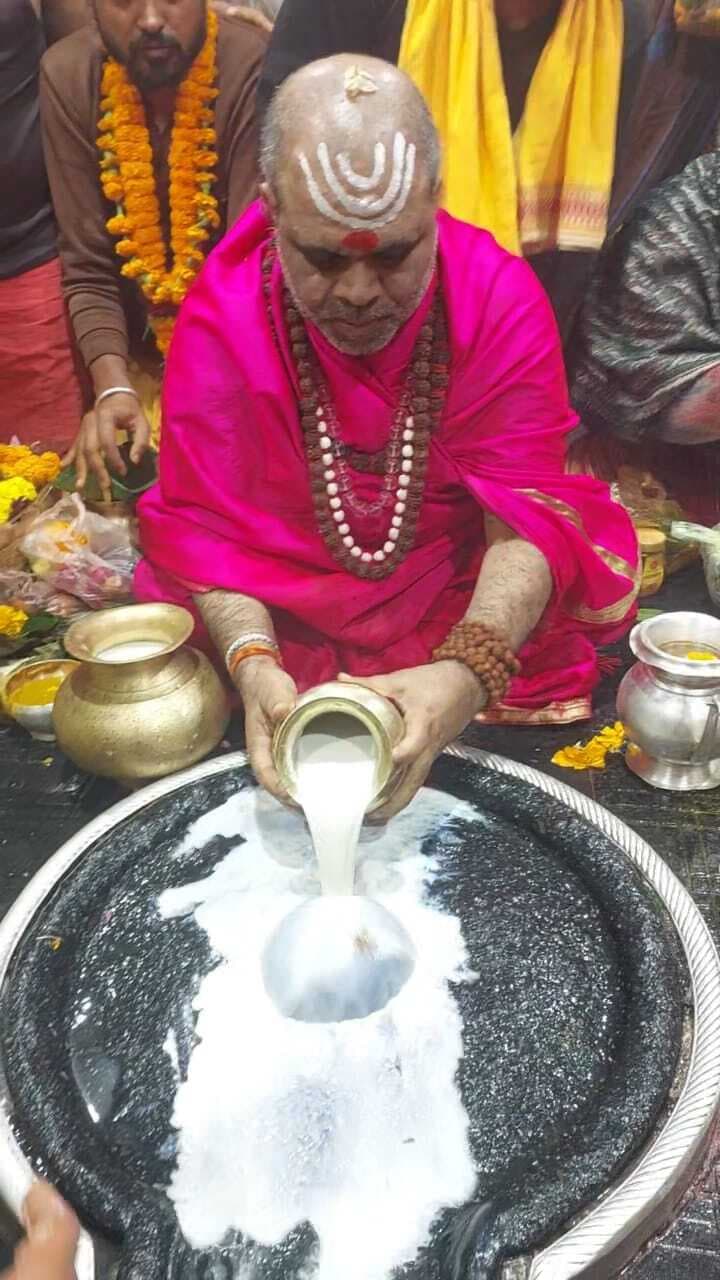 Deoghar News : बाबाधाम में आस्था का सैलाब, डेढ़ लाख श्रद्धालुओं ने चढ़ाया जल