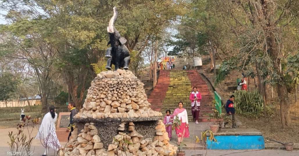 लोगों ने पिकनिक स्पॉटों व पार्क में की मस्ती