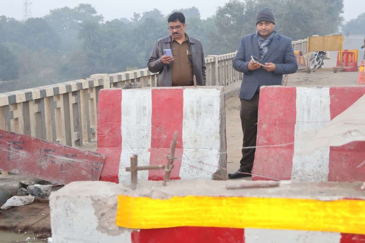 दरियापुर एनएच स्थित पुल की हो रही मरम्मत, समयावधि के लिए रहेगा वन-वे