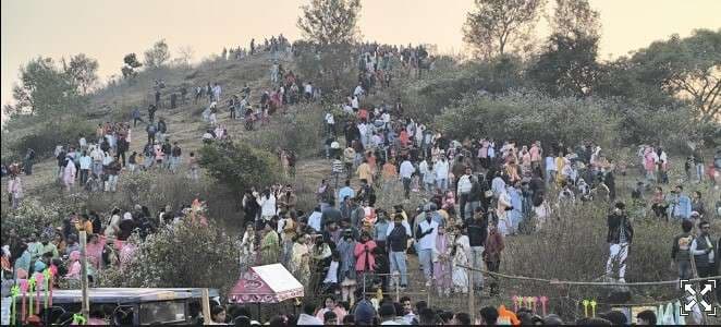 Giridih News :धूम-धड़ाके के साथ किया नववर्ष का स्वागत