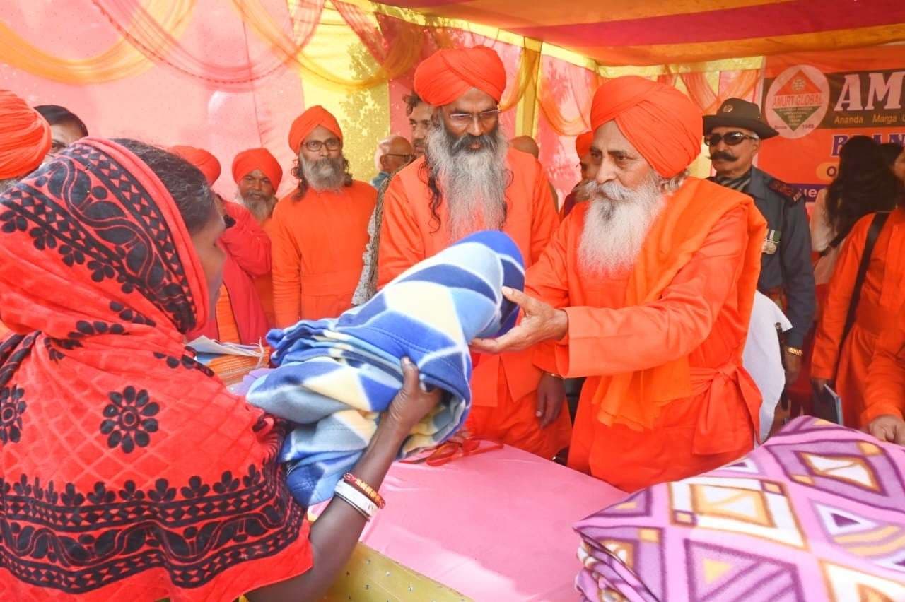 Bokaro News : मनुष्य में घास जैसी विनम्रता व वृक्ष जैसी सहनशक्ति जरूरी : आचार्य विश्वदेवानंद