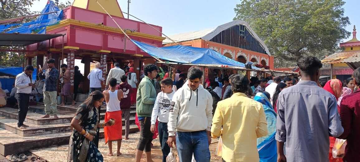 Giridih News :झारखंडधाम मंदिर में उमड़ा आस्था का सैलाब