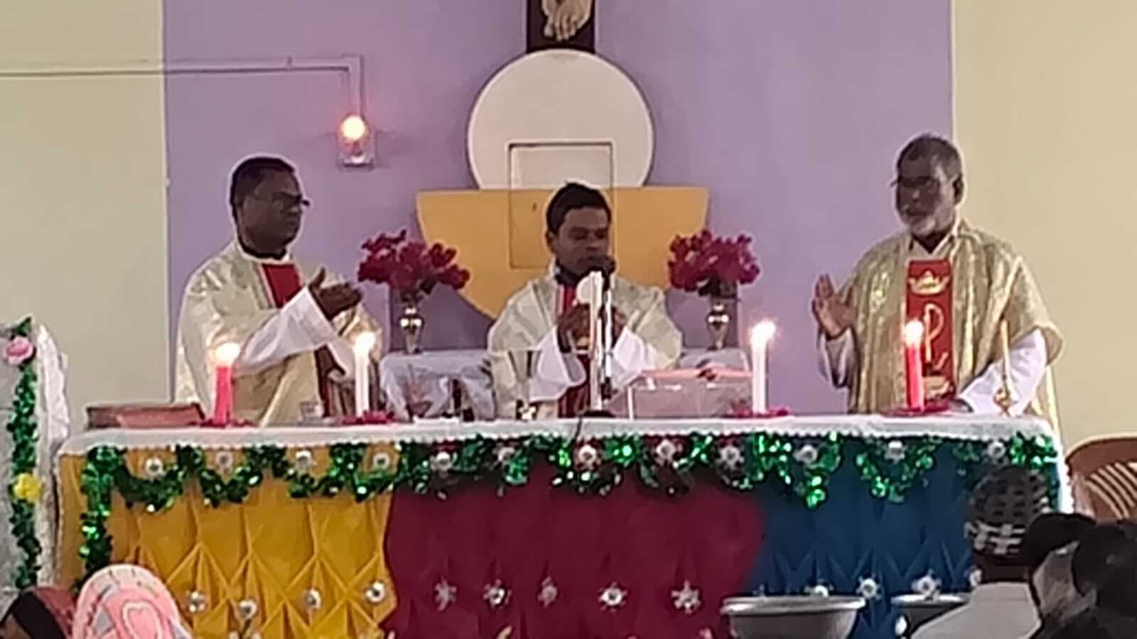 ईसाई समुदाय ने प्रभु यीशु का आभार जताते हुए की सुख-शांति की कामना