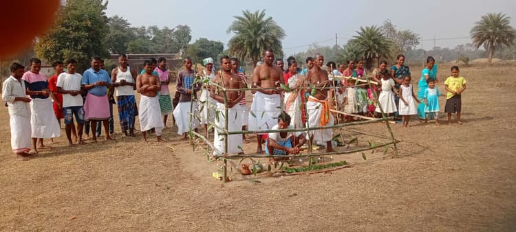 Chaibasa News : सेरेंगसिया घाटी युद्ध के वीरों को बड़ालिसिया में दी गयी श्रद्धांजलि