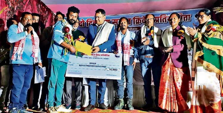 Chaibasa News : न्यू टाइटेनिक क्लब बना चैंपियन