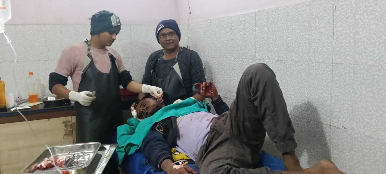 Bokaro News : डिवाइजर से टकरायी कार, दो युवक गंभीर रूप से घायल