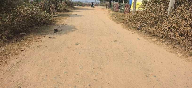 एक साल से बंद है गोलकाबार से बेलहरी सड़क का निर्माण कार्य