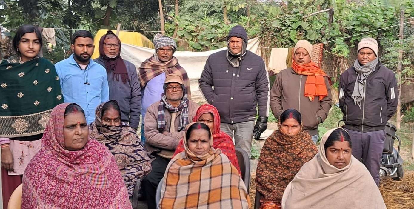 hajipur news. किसान सलाहकार पर कार्रवाई नहीं होने पर डीएओ की आलोचना