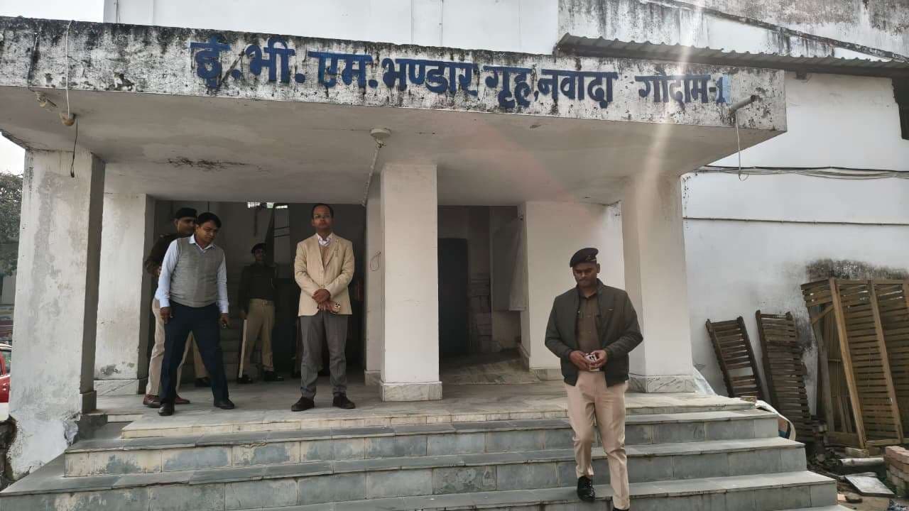 वेयरहाउस की सुरक्षा को और अधिक सुदृढ़ करें