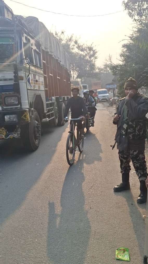Samastipur News:चकलालशाही चौक पर टेंपो के अवैध पार्किंग से रोज लग रहा जाम