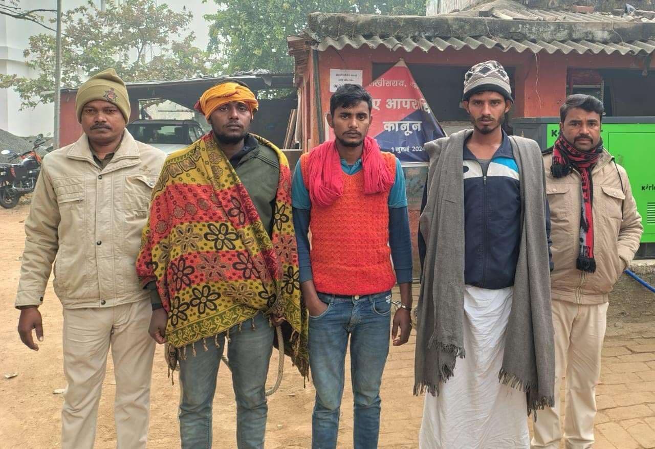 हुसैना से आर्म्स एक्ट का तीन आरोपित गिरफ्तार