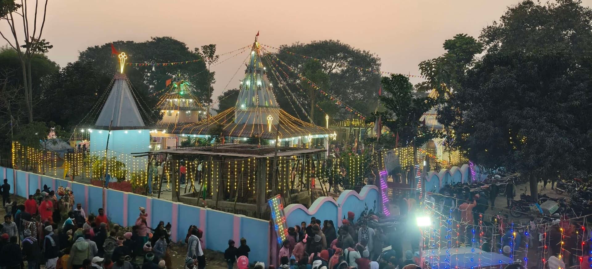 मेले में दंगल प्रतियोगिता बना है आकर्षण का केंद्र