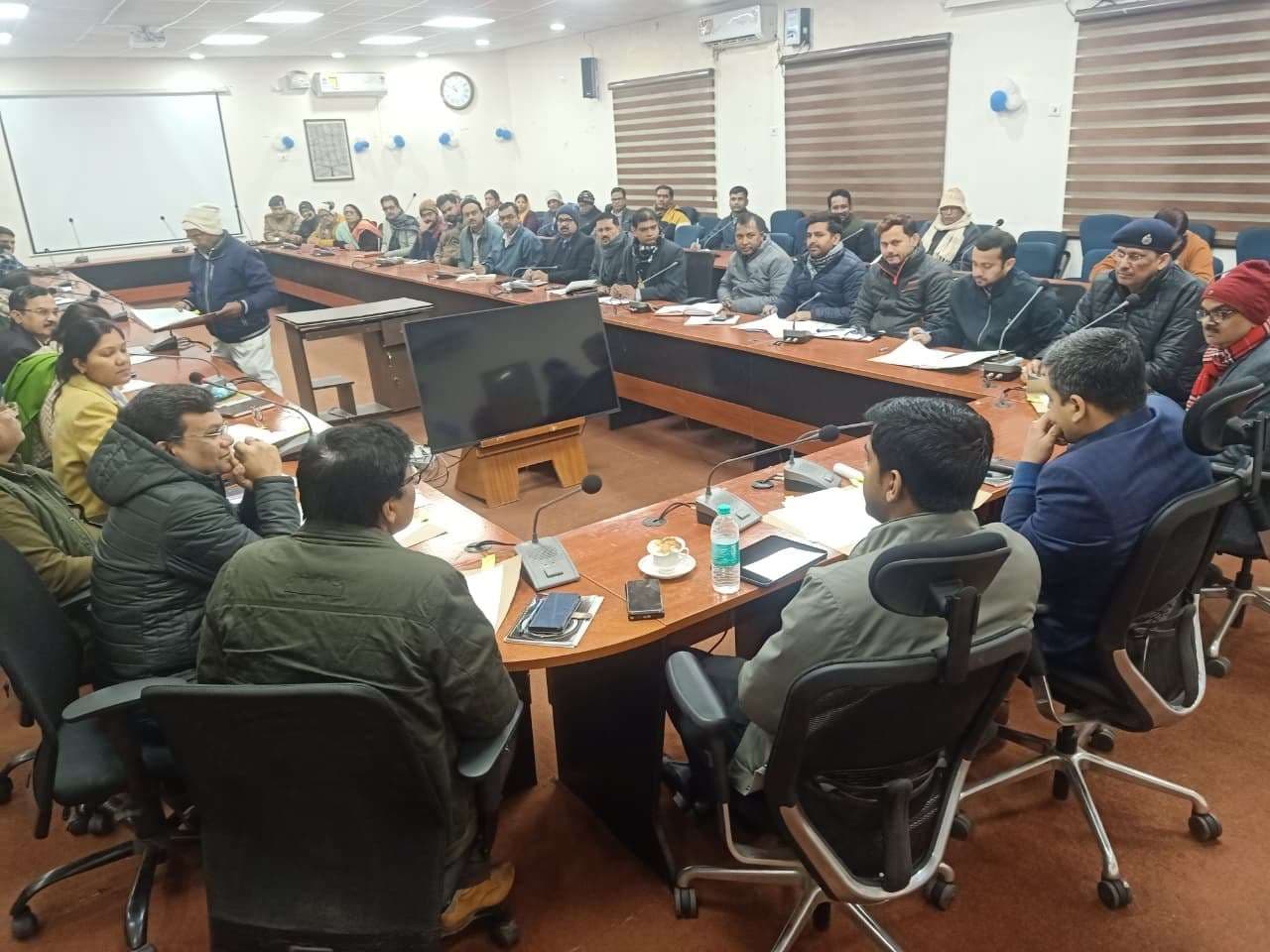 समय पर सभी तैयारी करें पूरा- डीएम