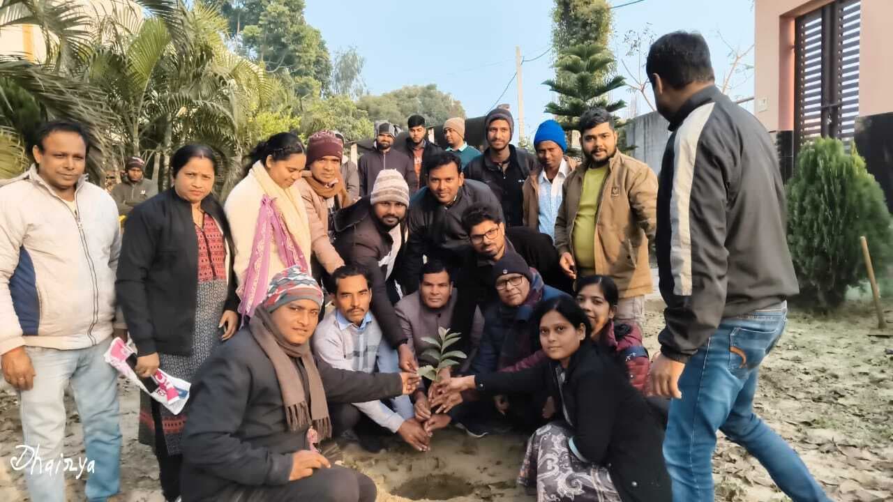 बीएनएमयू रसायन शास्त्र विभाग में पौधरोपण