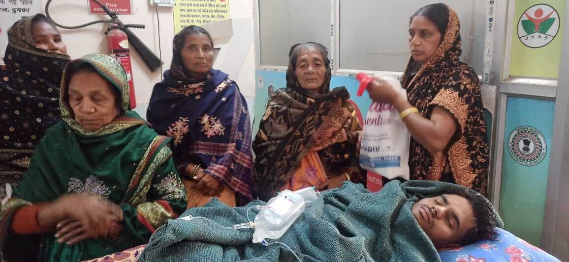 हादसा : दो बाइक में टक्कर, युवक का पैर टूटा, धनबाद रेफर