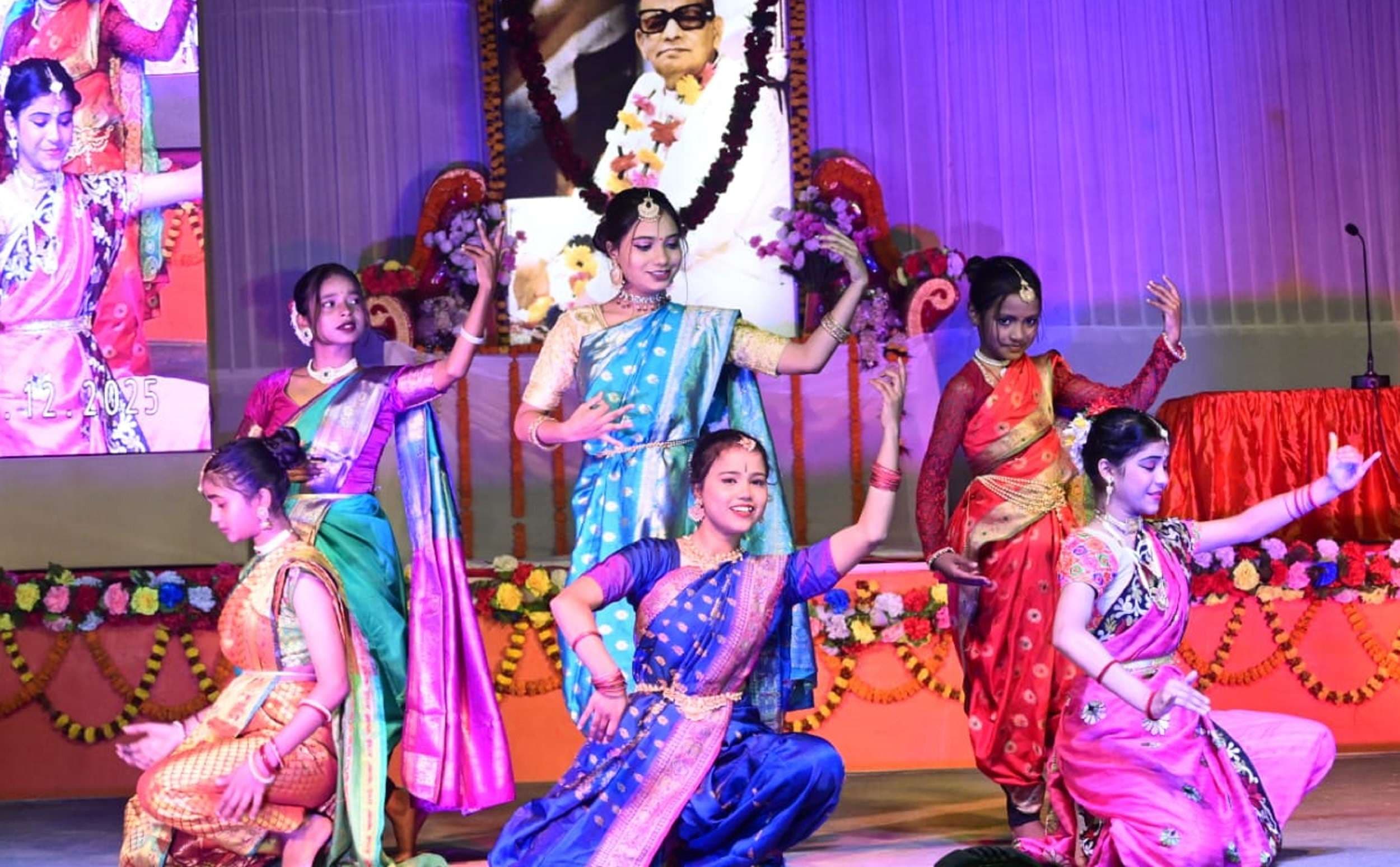 Bokaro News : प्रभात संगीत से सफल हाेता है जीवन : आचार्य रमेद्रनंद