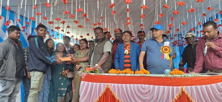 Chaibasa News : साइकिल रेस में चमक दोराय बना विजेता