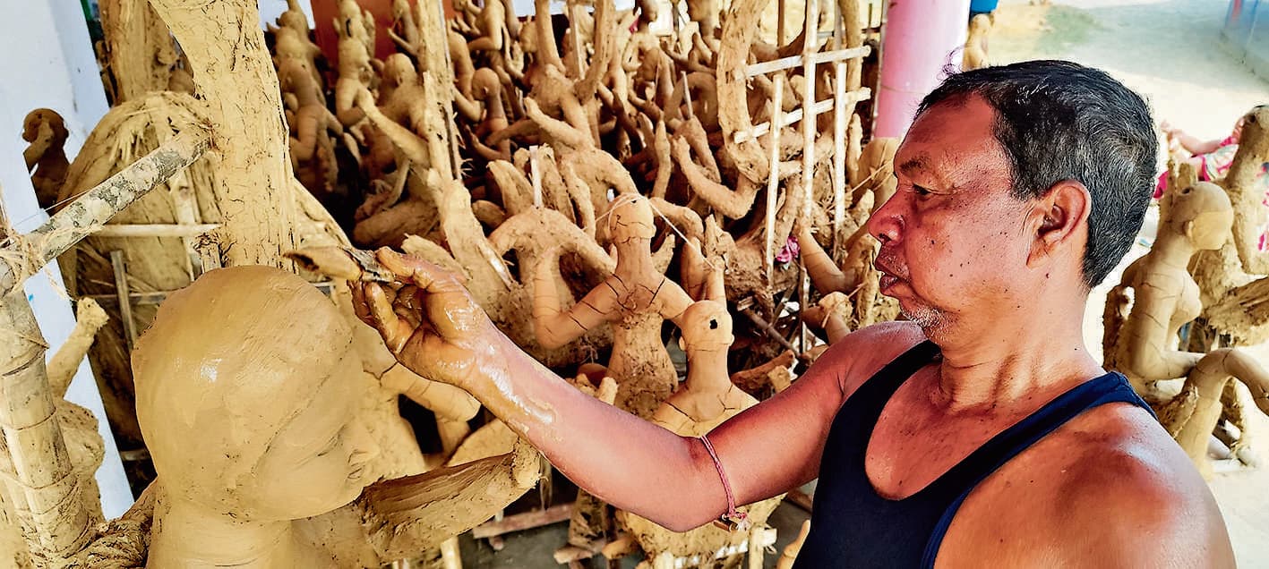 East Singhbhum News : सरस्वती पूजा 23 को, 80 मूर्तियों के ऑर्डर मिले