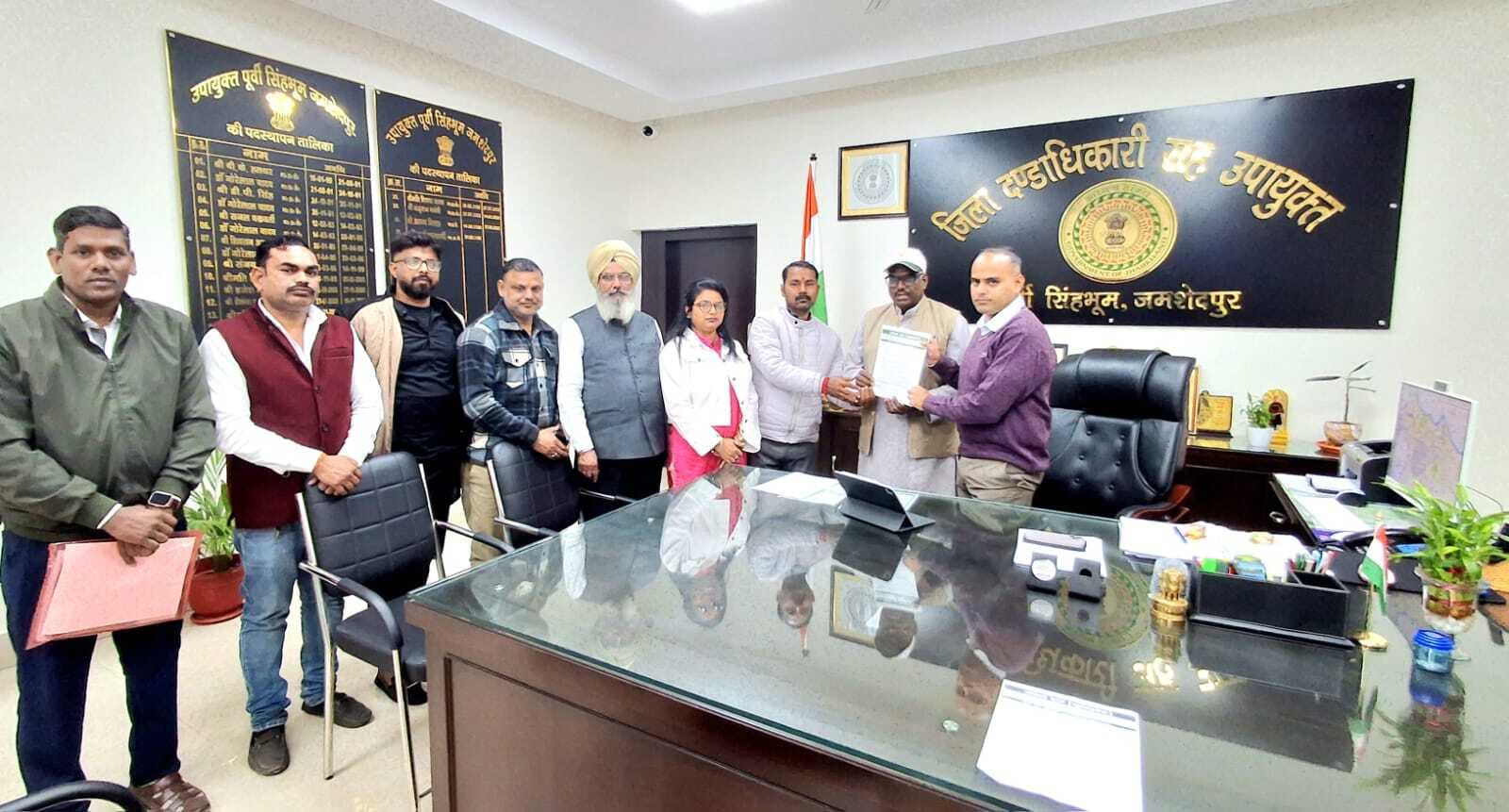 Jamshedpur News : मानगो निगम की समस्याओं को लेकर जेडीयू ने उपायुक्त को सौंपा ज्ञापन