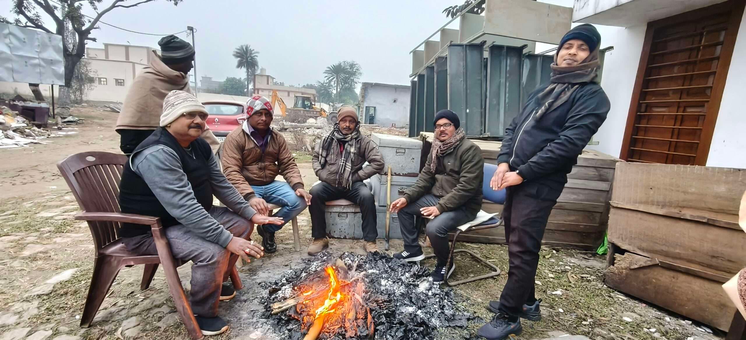 पछुआ हवा ने बढ़ाई कनकनी, लोगों की बढ़ी मुश्किलें