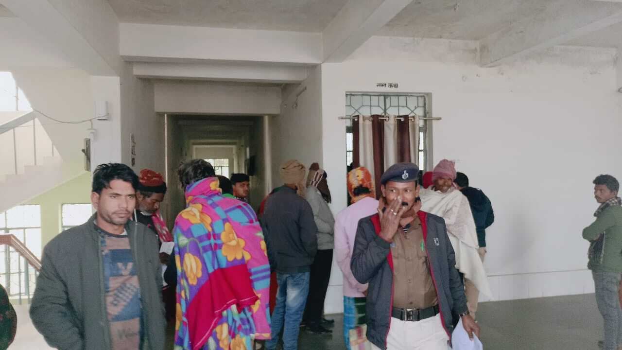 अंचल कार्यालय जनता दरबार में छह मामलों का निष्पादन