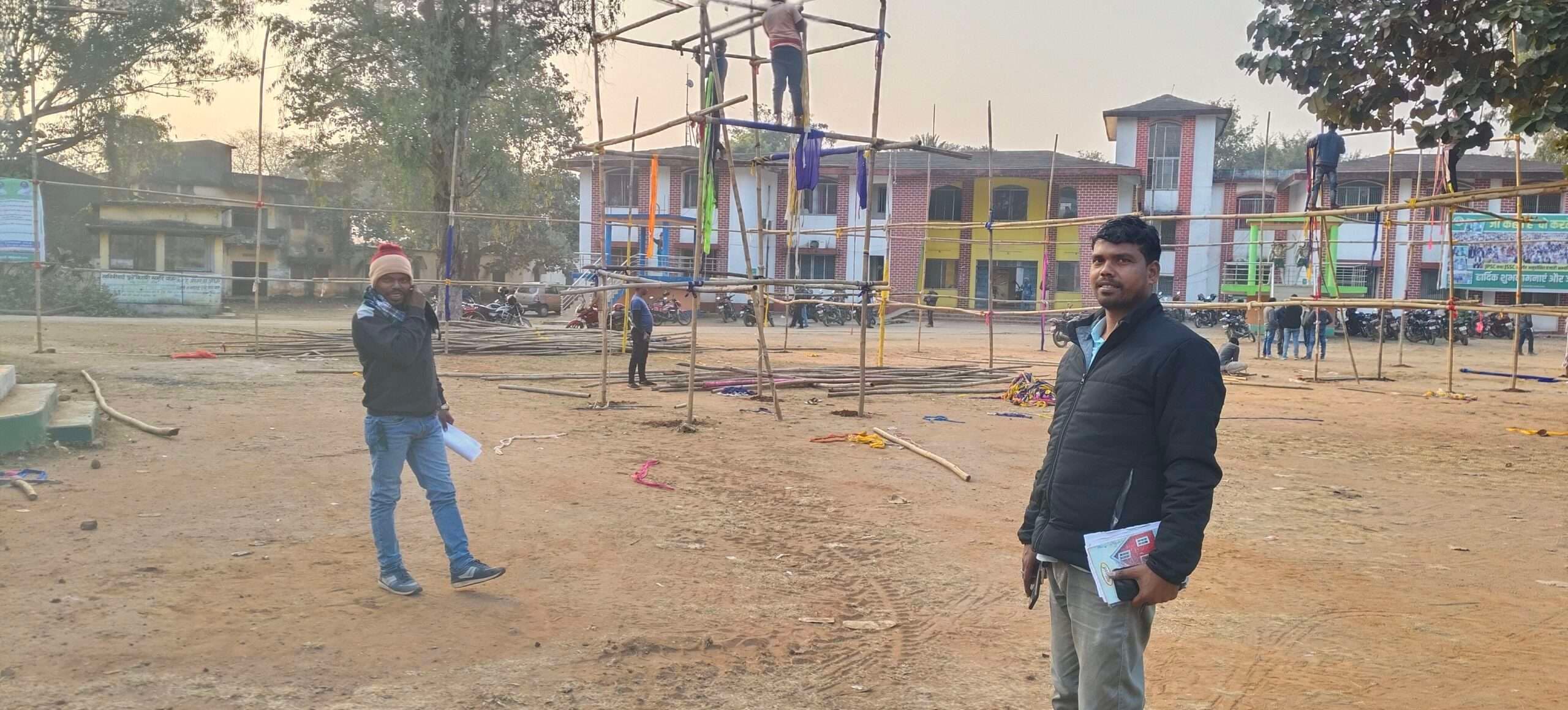 सोहराय की तैयारी शुरू, प्रखंड परिसर में बन रहा पंडाल