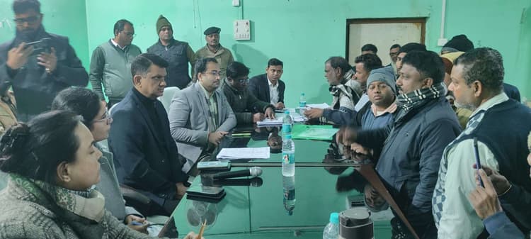 राजस्व समाधान शिविर में 105 आवेदनों का हुआ निष्पादन