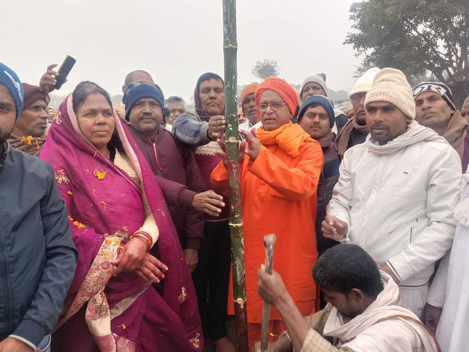 जिला संतमत सत्संग के 41वें वार्षिक अधिवेशन को ले किया ध्वजारोहण