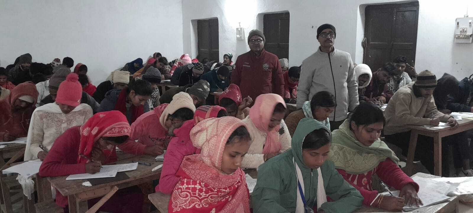 Madhubani News : जिला के 12 परीक्षा केंद्रों पर स्नातक चतुर्थ सेमेस्टर की परीक्षा संपन्न