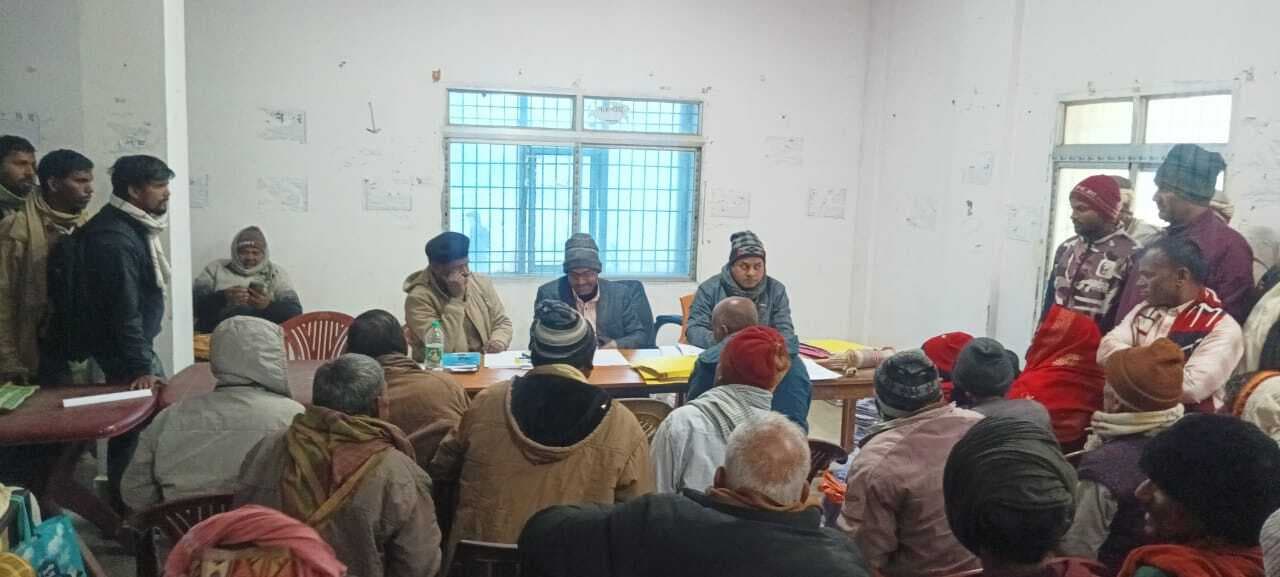 जनता दरबार में रैयतों ने सुनाई फरियाद, सीओ ने दिया कारवाई का भरोसा