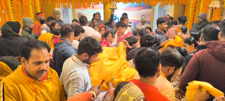 Giridih News: लंगटा बाबा की समाधि स्थल पर उमड़ा जनसैलाब