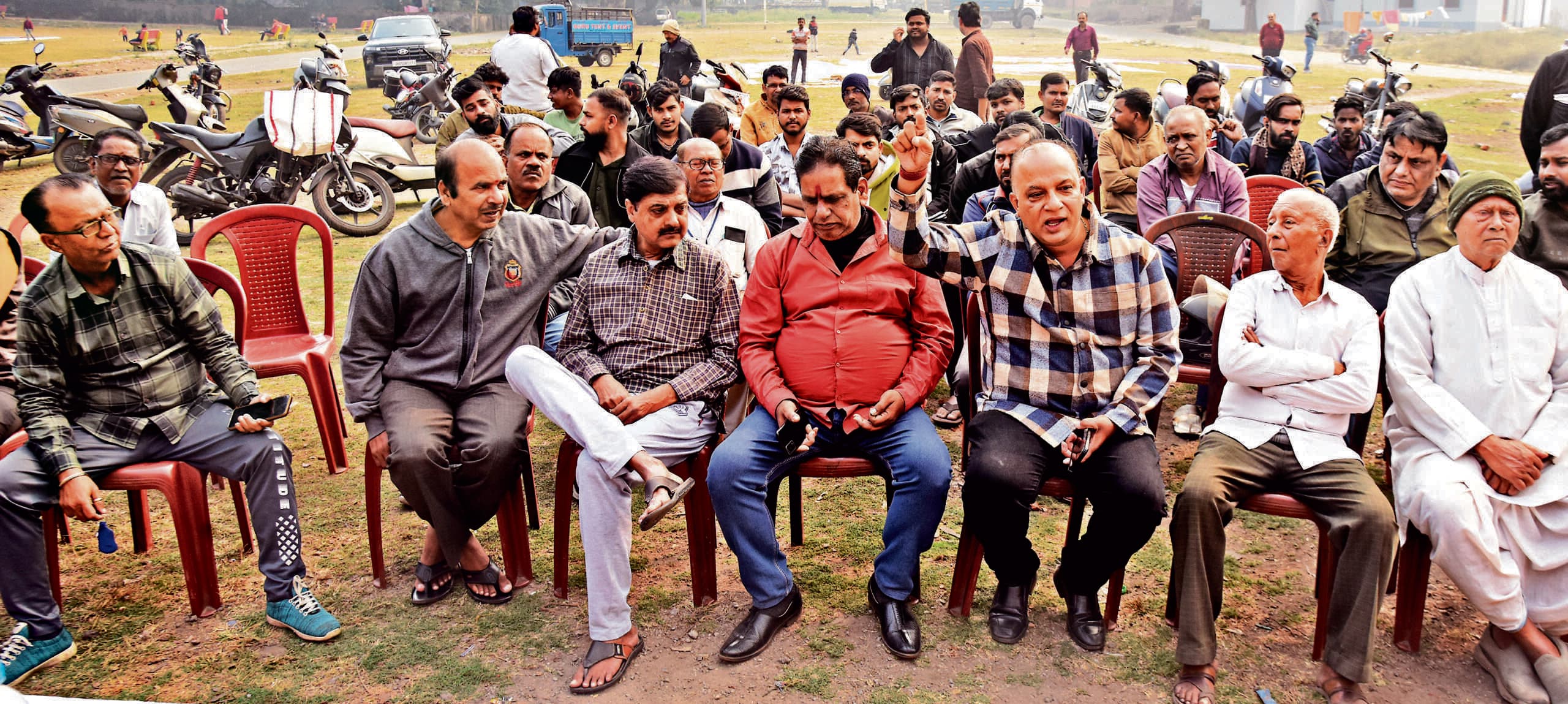 Jamshedpur News : गंदगी के बीच रहने को मजबूर हैं केबुल बस्ती के लोग