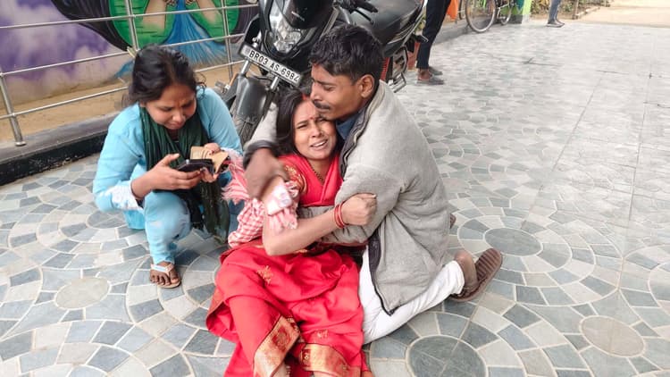 फैक्ट्री में लोहे से चोट लगने के कारण मजदूर की मौत