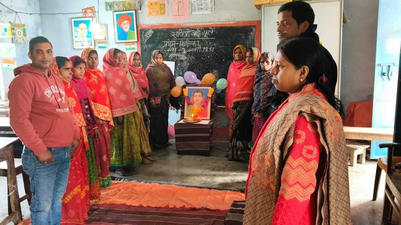 मनिहारी के प्रावि बाबरबन्नी में जयंती मनायी