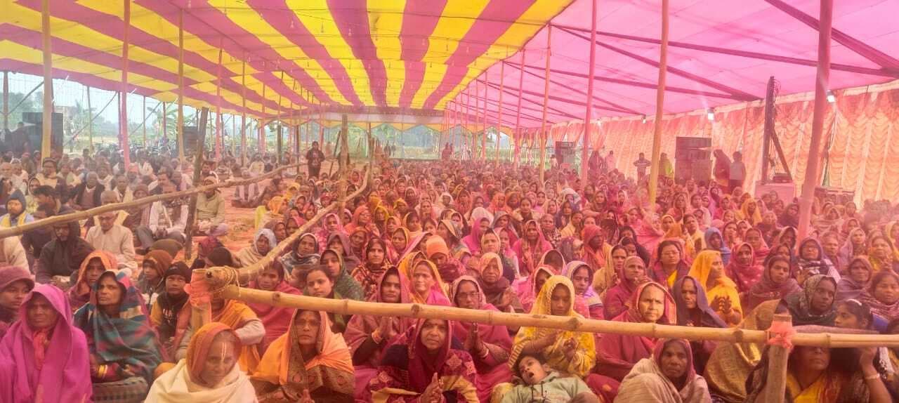 Samastipur News:भगवान श्रीकृष्ण की कथाओं को सुनकर विभाेर हुए श्रद्धालु