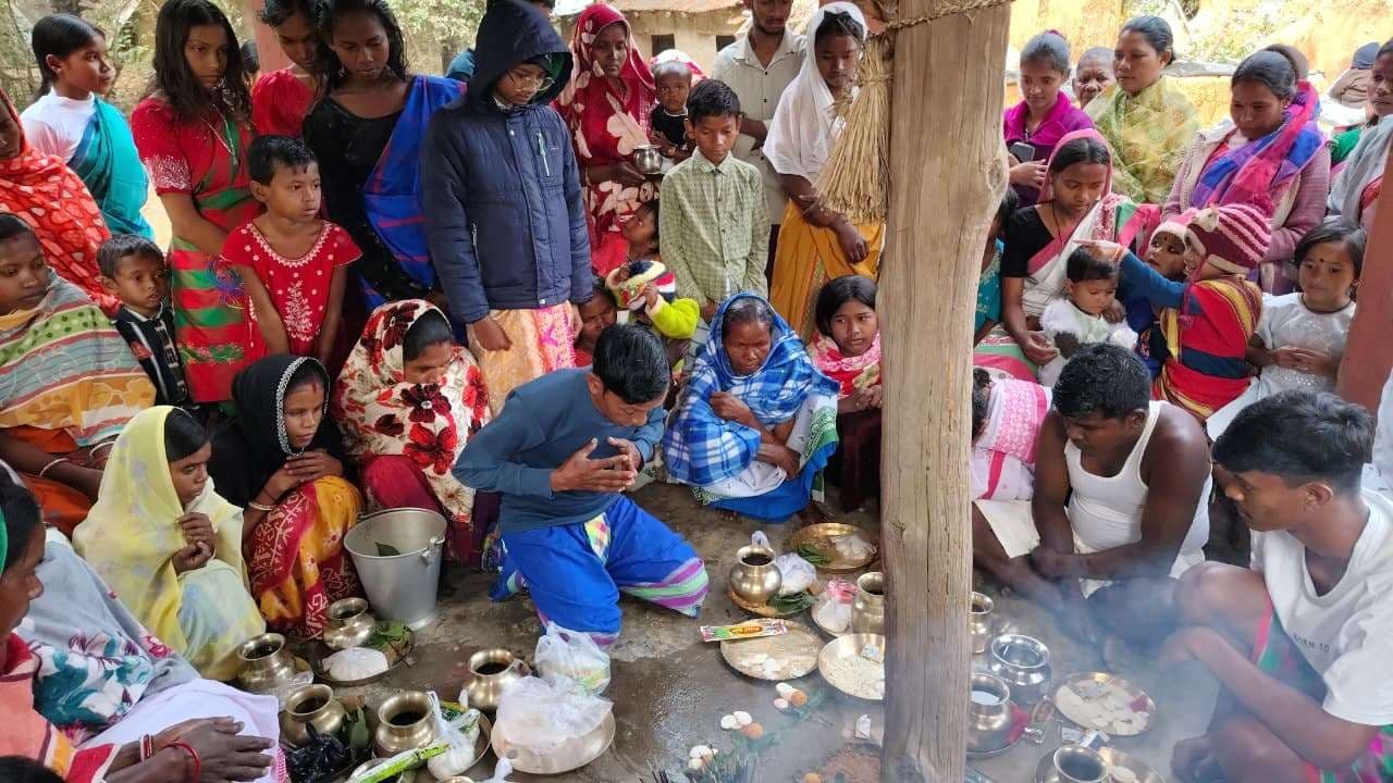 रखाल पहाड़ी के मांझीथान में साप्ताहिक पूजा शुरू