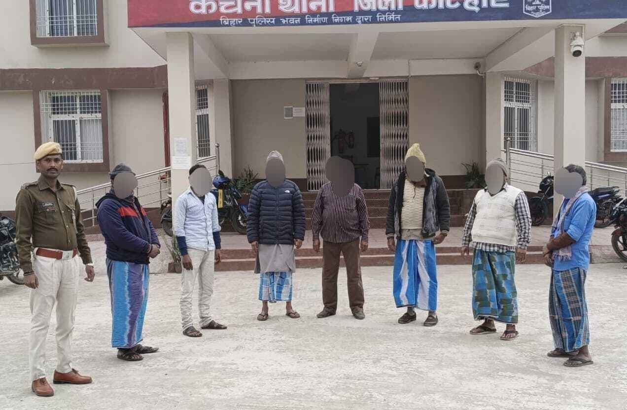 थाना में अपराधियों का कराया गया गुंडा परेड