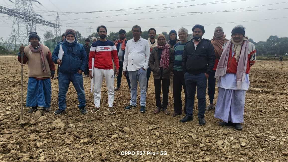 ग्रामीणों ने आपसी सहमति से खेल मैदान को कराया अतिक्रमण मुक्त