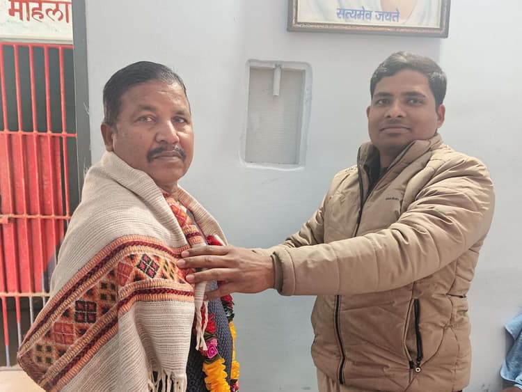 सेवानिवृत्त होमगार्ड जवान को दी विदाई