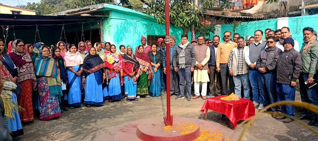संडे कटौती से मजदूरों का नुकसान : यूनियन