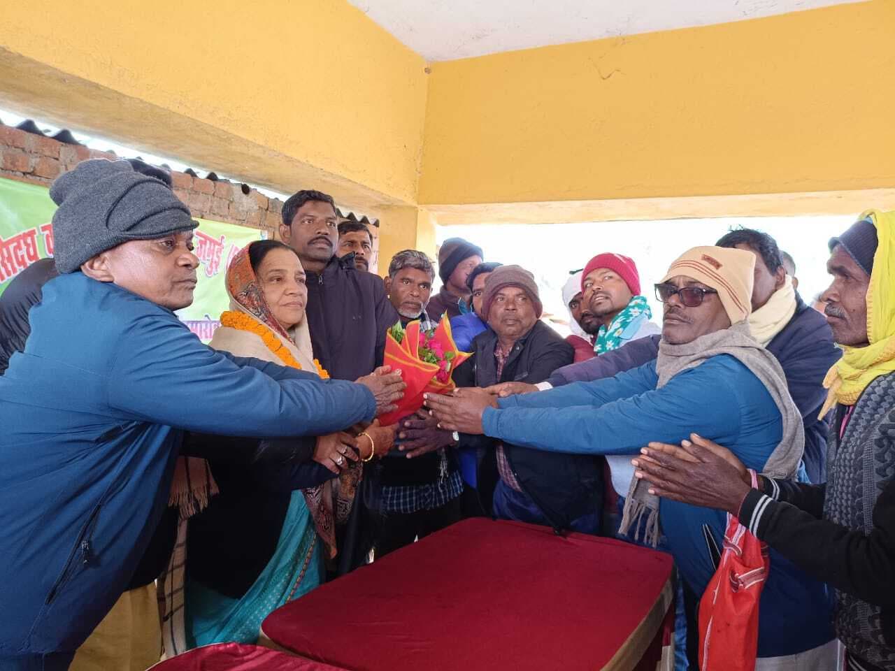 प्राथमिकता के साथ आदिवासी गांवों का किया जायेगा विकास : विधायक