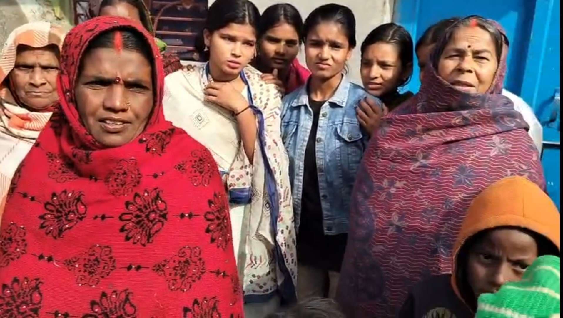 जेइ की पिटाई के बाद जिगना गांव का विभाग ने काटी बिजली, अंधेरे में डूबा गांव