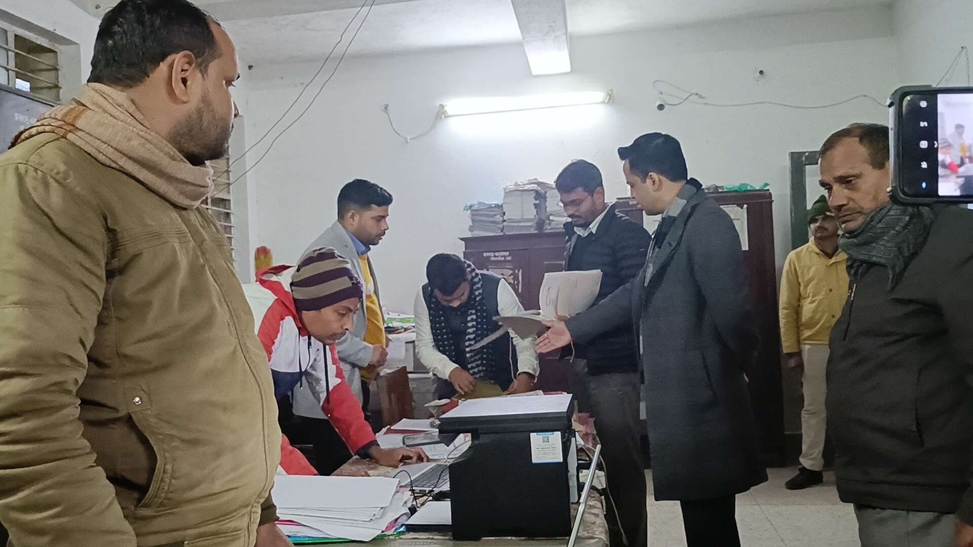 Madhubani News : डीएम ने लिया प्रशासनिक कार्य प्रणाली का लिया जायजा