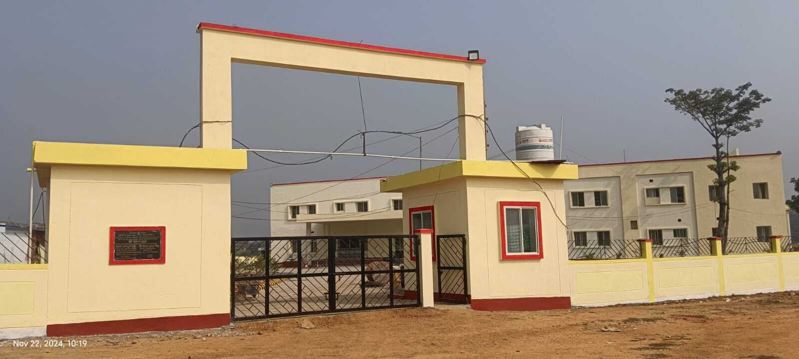 Giridih News :उद्घाटन की बाट जोह रहा 23 करोड़ रुपये की लागत से बना अनुमंडलीय अस्पताल