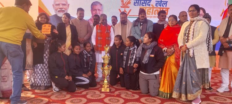 Giridih News :झारखंड में प्रतिभावान खिलाड़ियों की कमी नहीं: अन्नपूर्णा