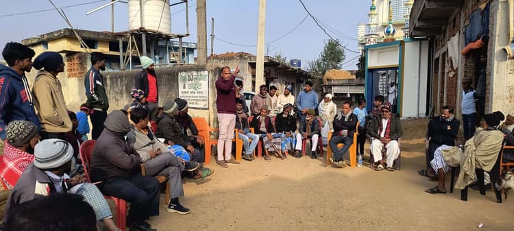Giridih News :देश में लाये जा रहे मजदूर विरोध कानून : विनोद सिंह