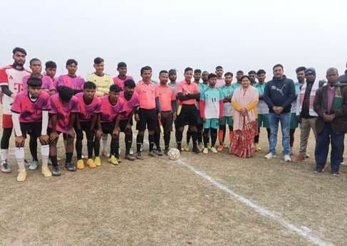 फुटबॉल टूर्नामेंट में बिहार की माल खानपुर टीम ने जीता खिताब