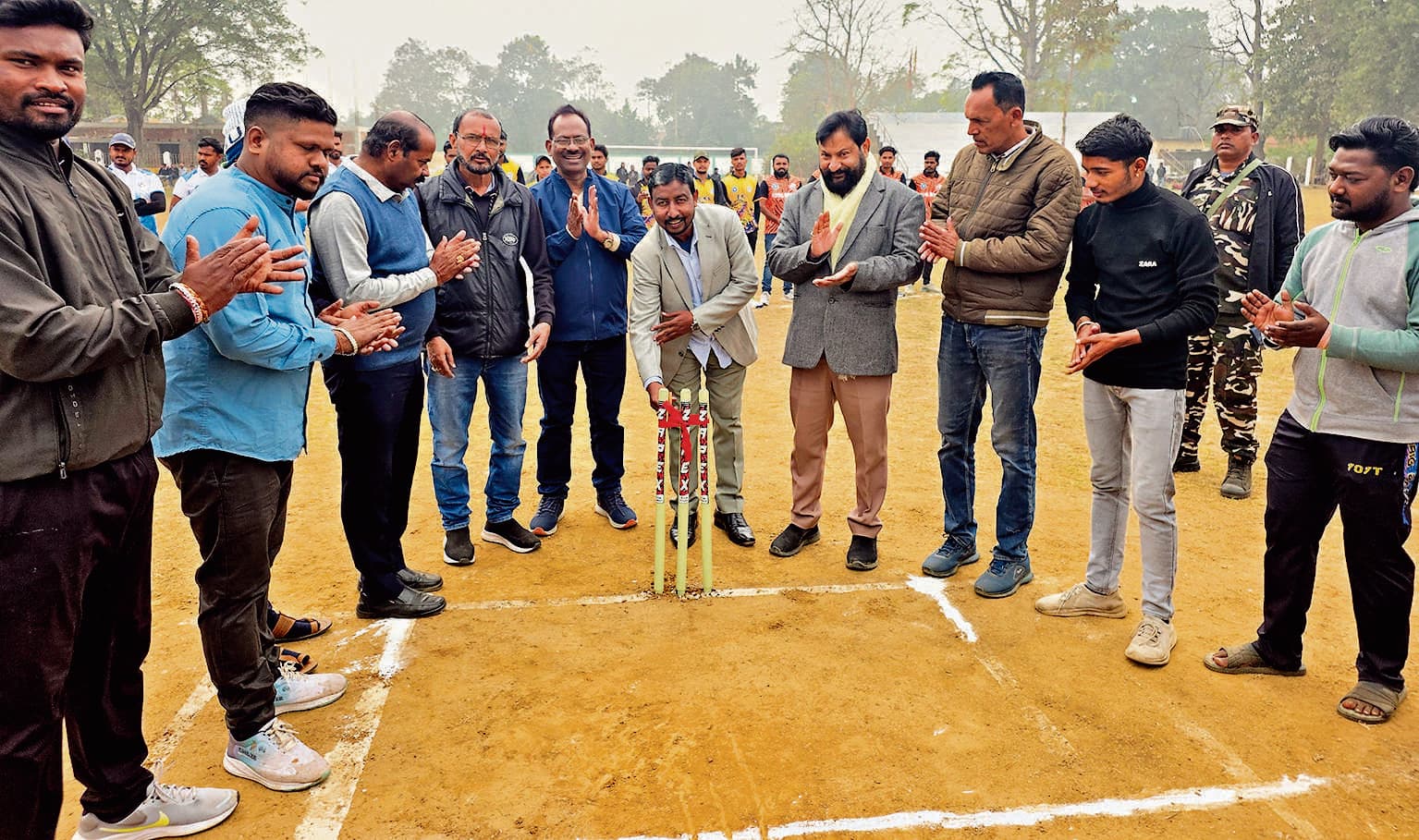 Seraikela Kharsawan News  :पहले दिन गरुड़ा, केसीएम, बीकेआर और मिडनाइट स्टार की टीम जीती